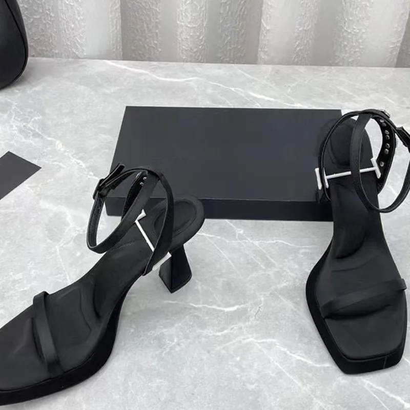 2022 ilkbahar ve yaz yeni tasarım duygusu niş pembe seksi kalın topuk yüksek topuklu su geçirmez platform kare ayak sandalet kadın Görüntü 3