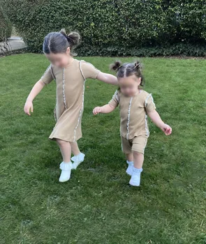 2023 Yaz Çocuk Giysileri Kız Nervürlü Pamuklu Elbise bebek kıyafetleri Seti Özel Tasarım Kardeş Kardeş Eşleşen Kıyafetler