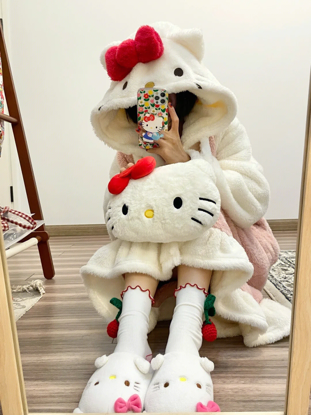 Hello Kitty Kawaii Sanrios Sevimli Yay Kürklü Gecelik Kış Yeni Tatlı Kız Sevimli Uzun Pijama Anime Peluş Loungewear Görüntü 1