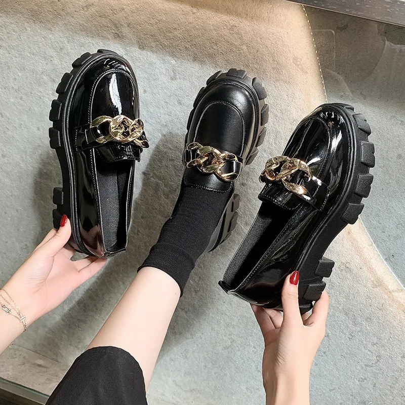 2022 Kadın Bahar Yeni Siyah Platformu Flats Ayakkabı Kadın Loafer'lar Tekne Ayakkabı üzerinde Kayma Metal Zincir Tasarımcı Rahat Deri Oxfords Görüntü 1
