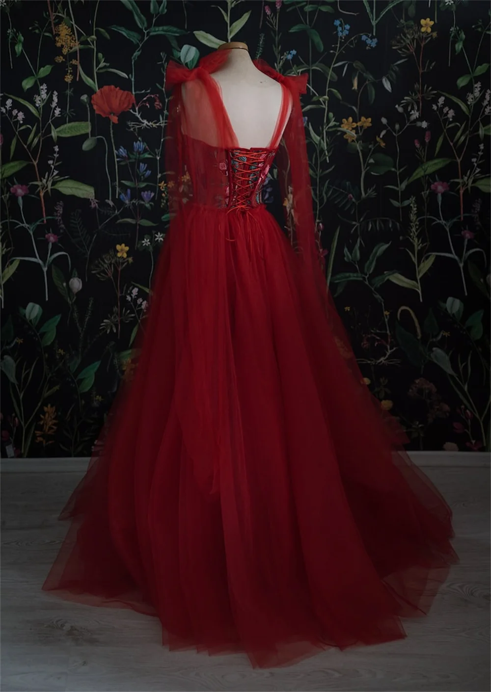 Amanda Gotik Balo Elbise Dantel Nakış فستان سهرة Noel Kırmızı Fotoğraf Elbiseler Çiçek Çok katmanlı Düğün Parti Elbise Görüntü 3