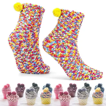 Kış Termal Kat Çorap Kadın Kawaii Şeker Sevimli Kek noel hediyesi Kutusu Peluş Top Yumuşak ve Rahat Uyku Çorap Erkekler için