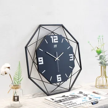 Iskandinav moda duvar saati oturma odası yaratıcı saat ev metal dekoratif kuvars saat basit tasarım stili asılı saat